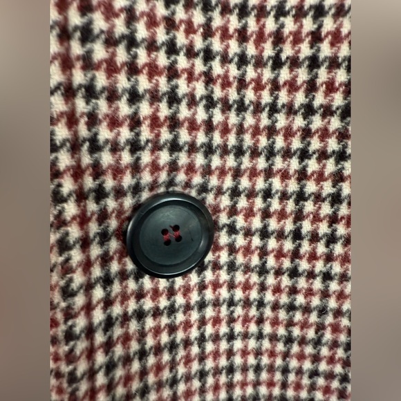 Mr. P, Mr. Porter Men’s, red, black and cream, houndstooth, virgin wool coat. L - Picture 6 of 10